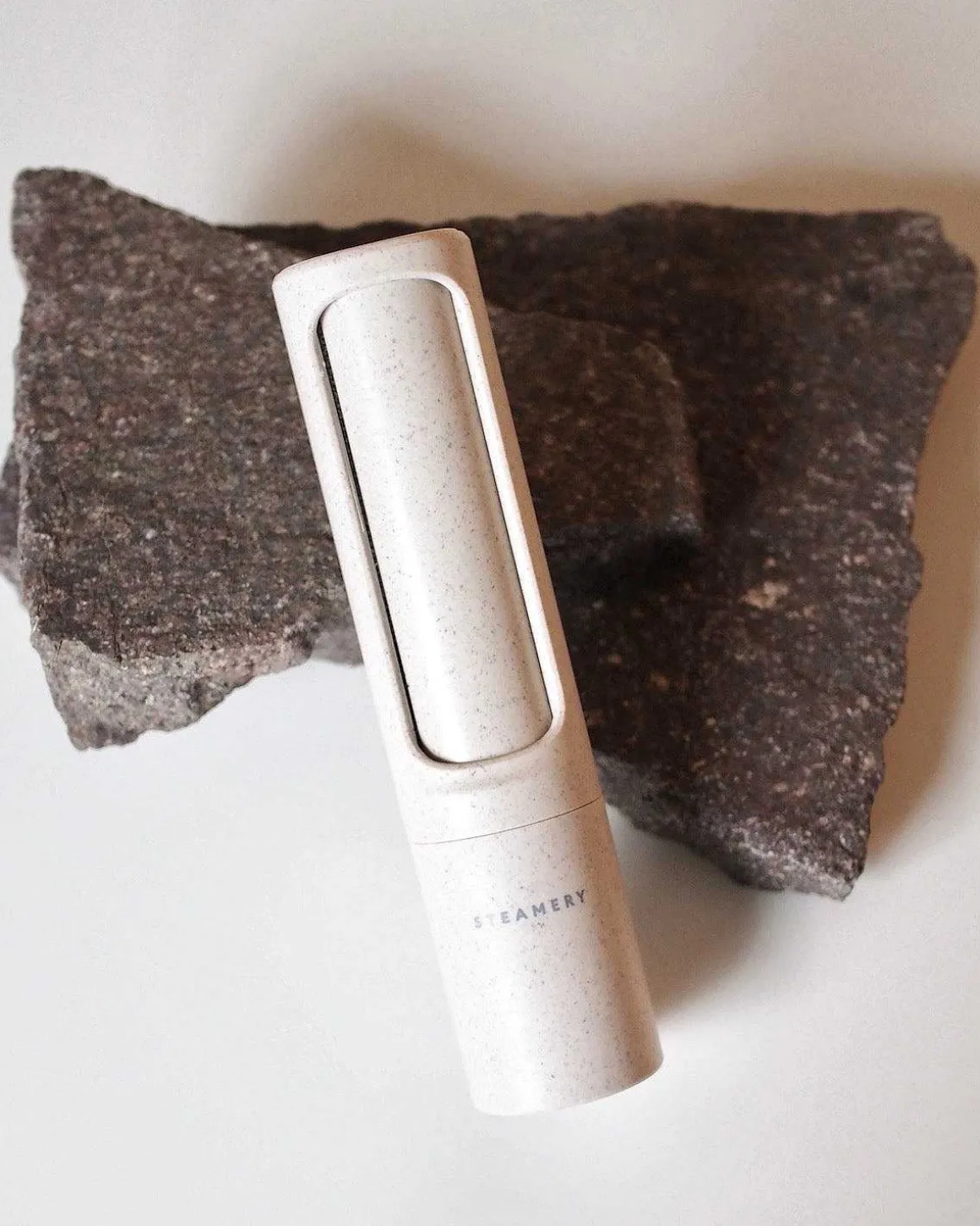 Steamery Lint Brush Sand