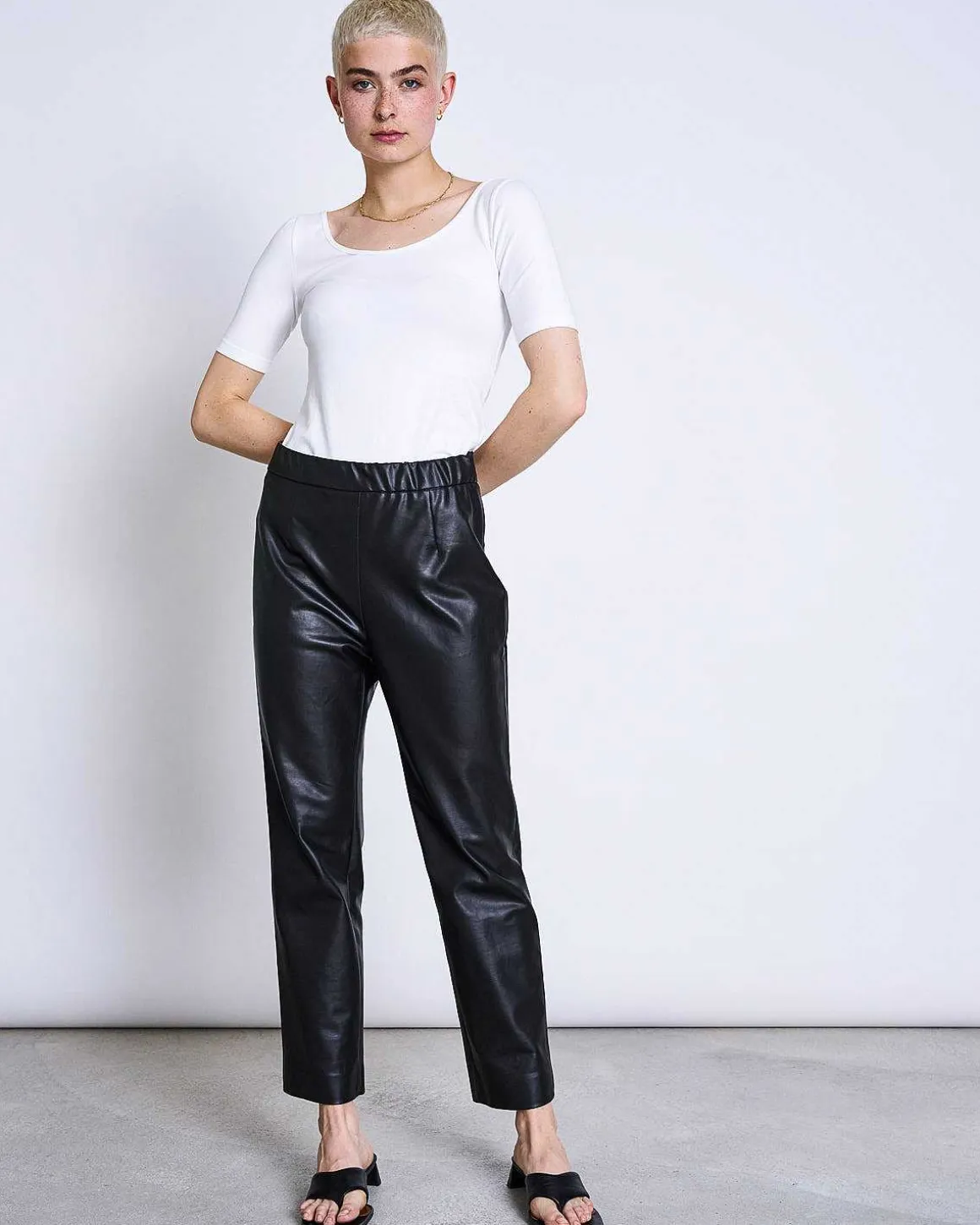 T-Shirt Scoop White